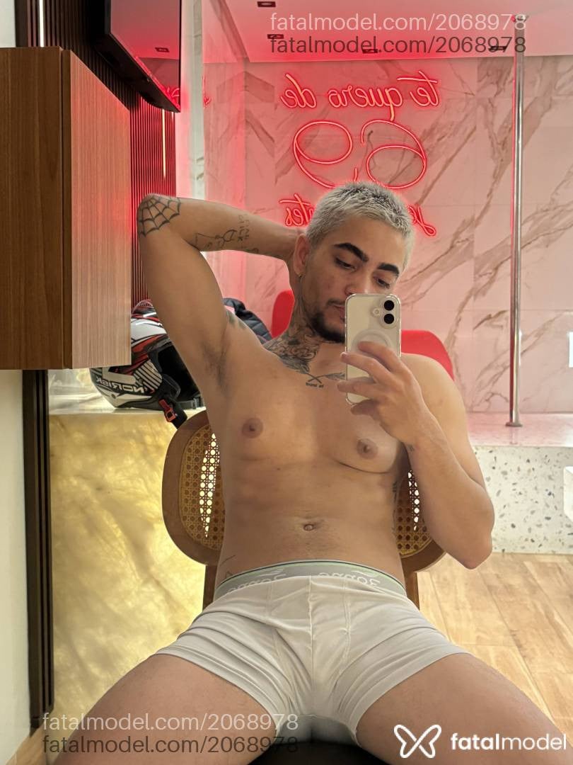Acompanhante homem trans morena (o) de olhos castanhos em Montes Claros - Rick