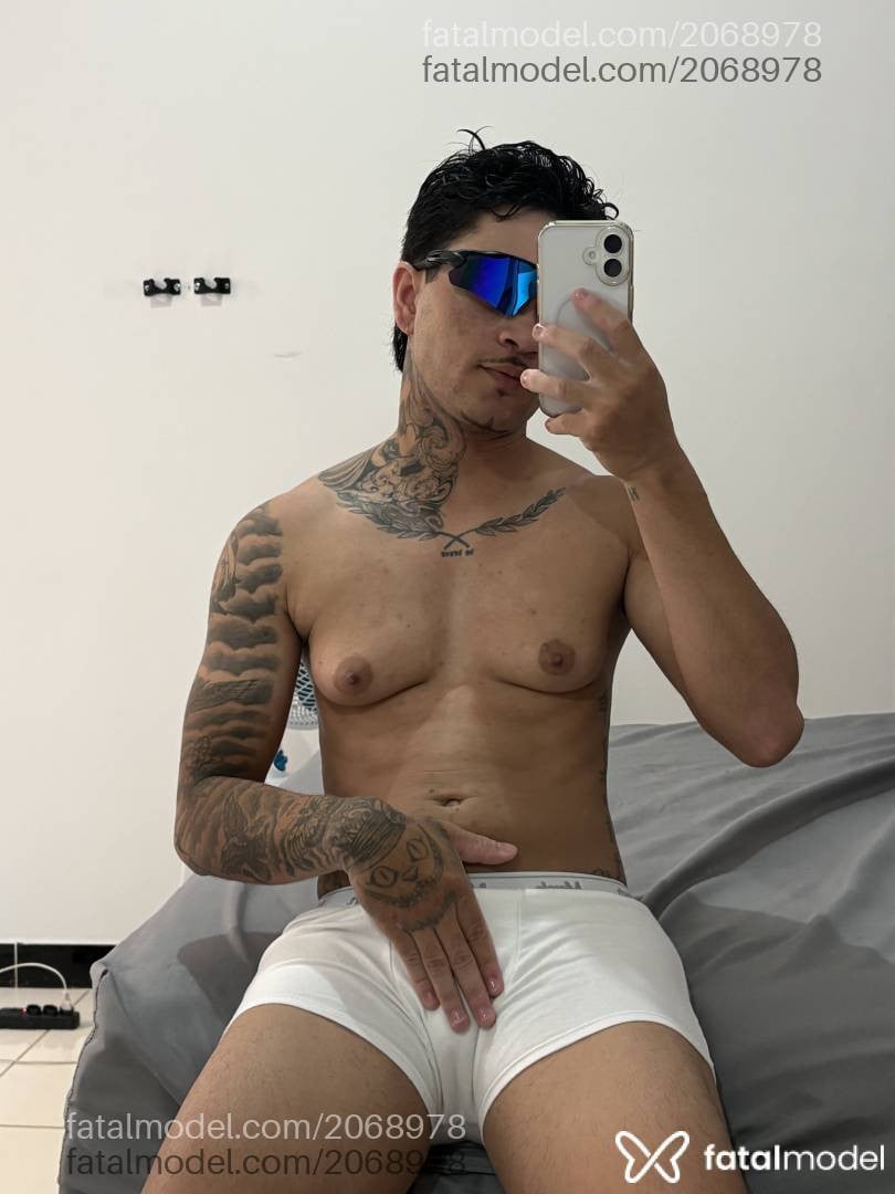 Acompanhante homem trans morena (o) de olhos castanhos - Rick