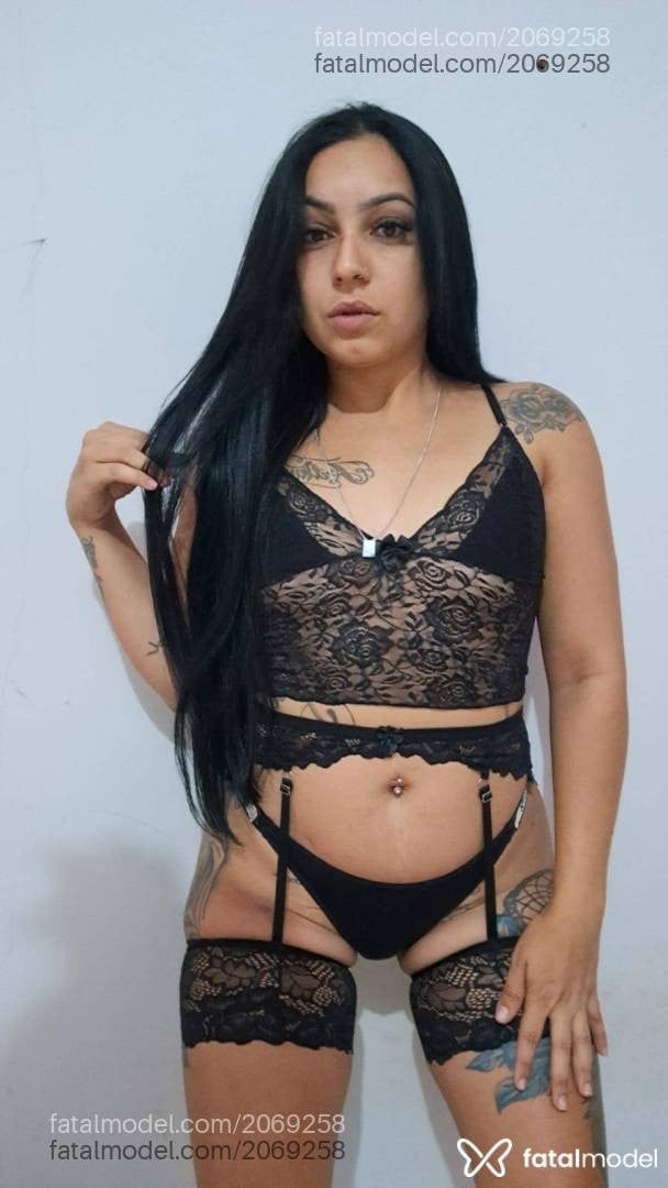Acompanhante mulher morena (o) de olhos mel - Lunna