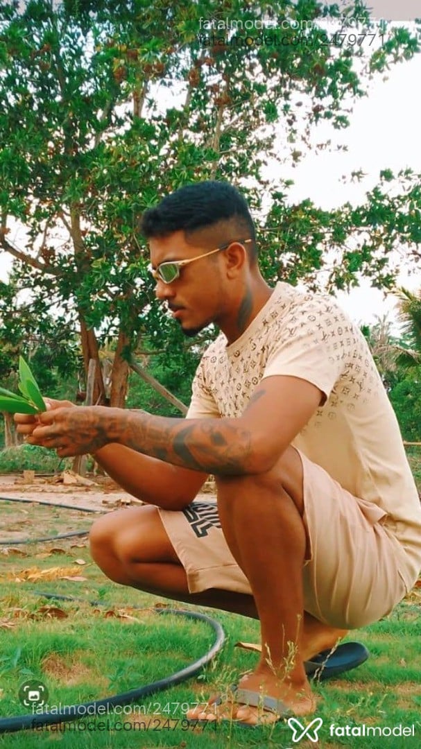 Acompanhante homem morena (o) de olhos castanhos - Jamzinho