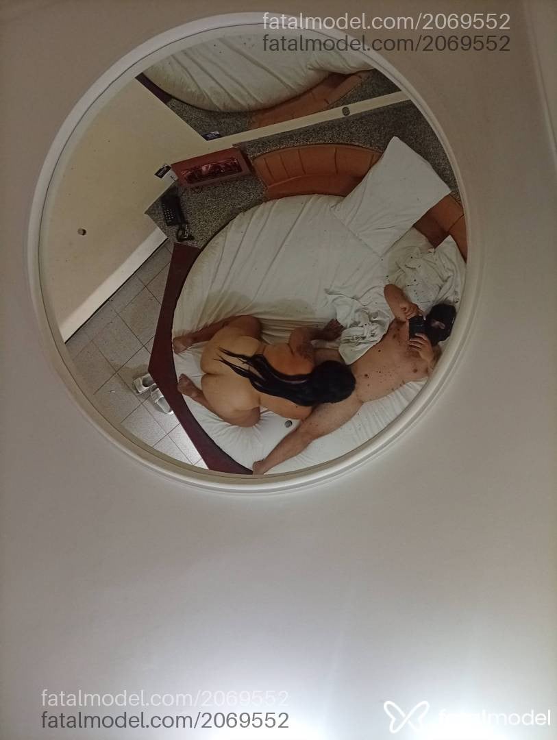 Acompanhante mulher trans morena (o) de olhos castanhos - Julia Brandão