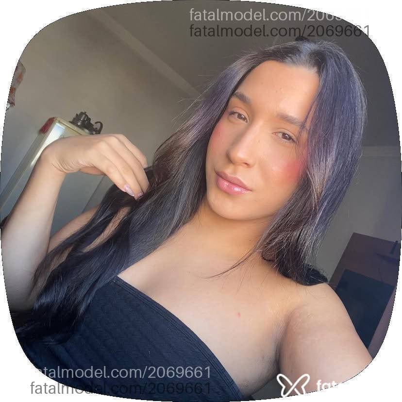 Acompanhante mulher trans morena (o) de olhos castanhos - Júlia Ferreira
