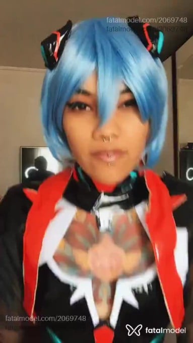 Acompanhante mulher com cabelo colorido de olhos castanhos em São Paulo - Sofie