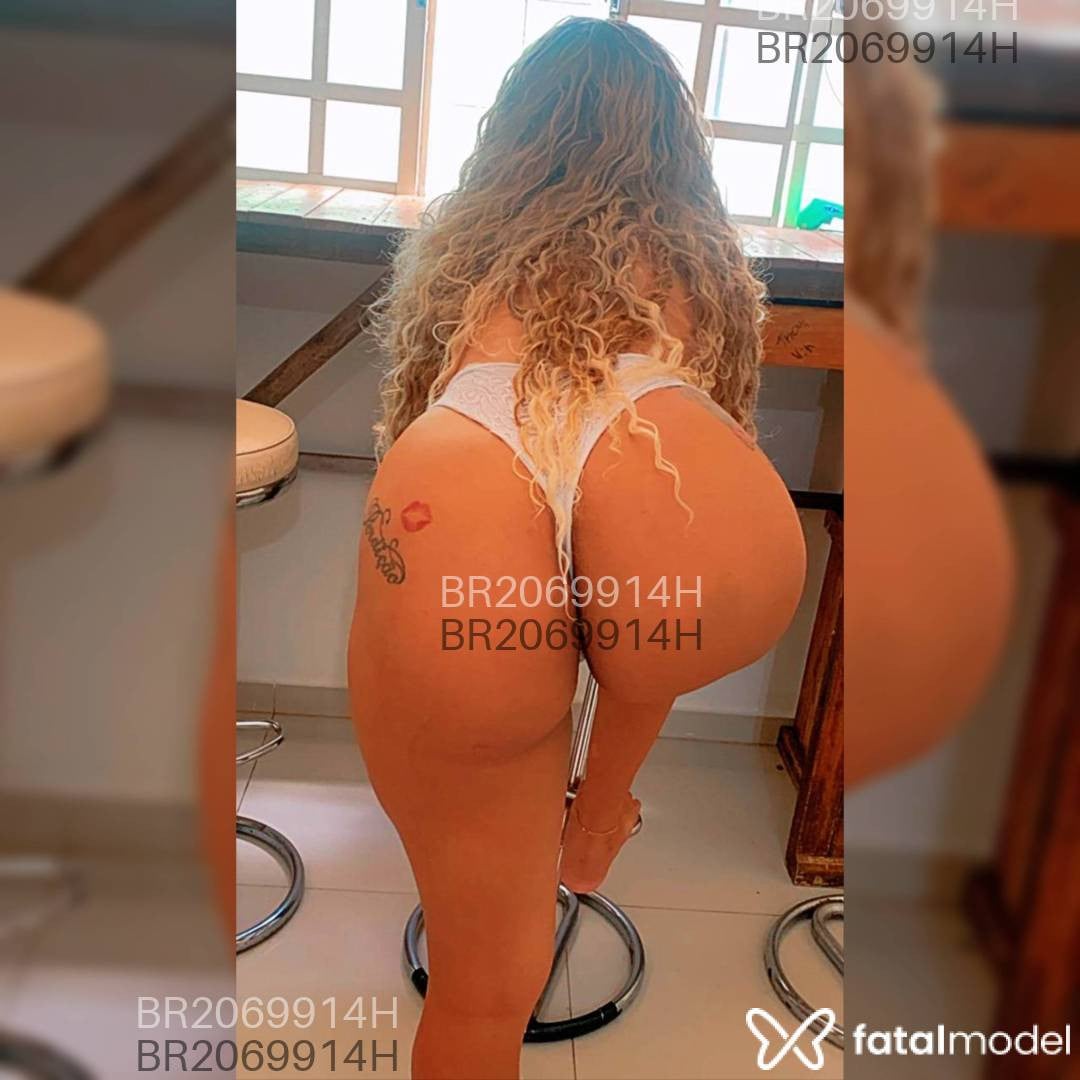 Acompanhante mulher com cabelo castanho de olhos pretos em Paranavaí Acompanhante mulher com cabelo castanho de olhos pretos em Paranavaí - Dandara Dantas