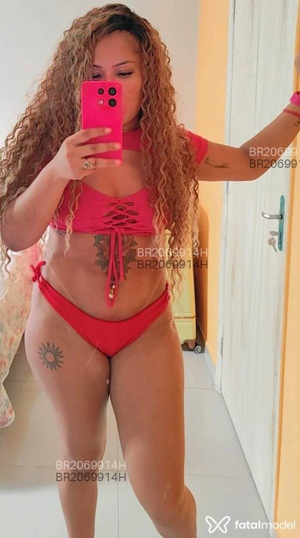 Acompanhante mulher com cabelo castanho de olhos pretos em Paranavaí - Dandara Dantas