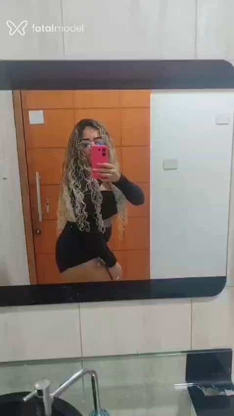 Acompanhante mulher com cabelo castanho de olhos pretos - Dandara Dantas Acompanhante mulher com cabelo castanho de olhos pretos - Dandara Dantas