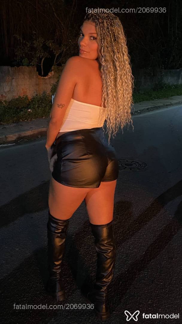 Acompanhante mulher com cabelo castanho de olhos castanhos - Paola Fontenelle