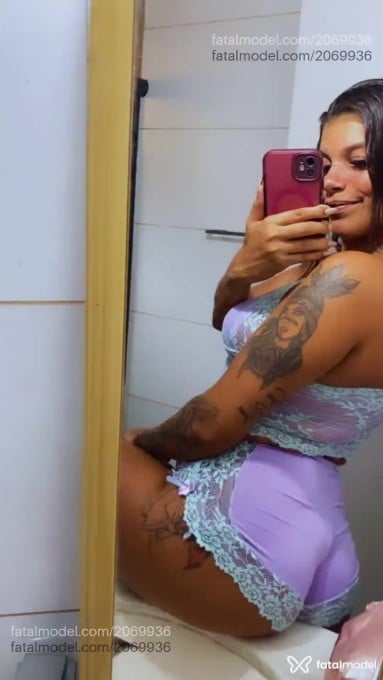 Acompanhante mulher com cabelo castanho de olhos castanhos em Rio das Ostras - Rubi Gomes