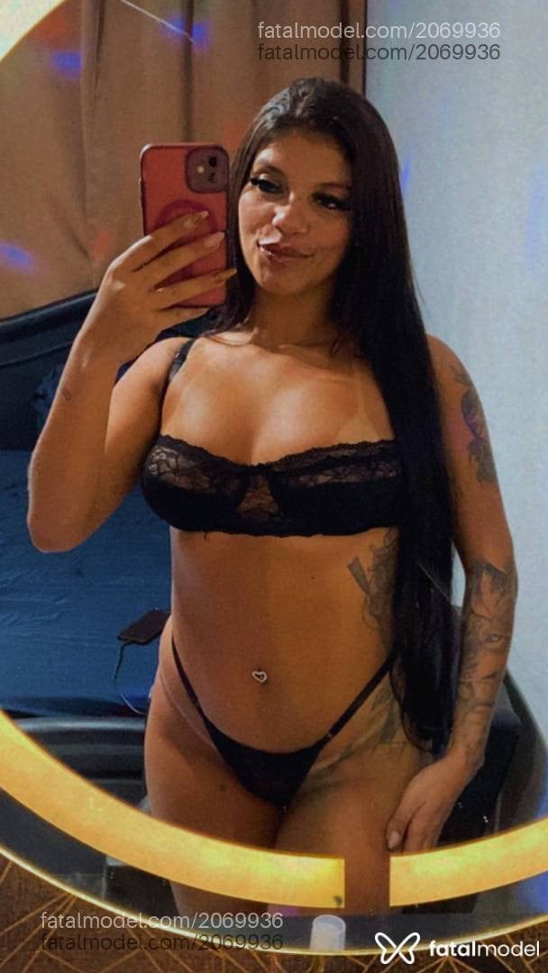 Acompanhante mulher com cabelo castanho de olhos castanhos - Paola Fontenelle