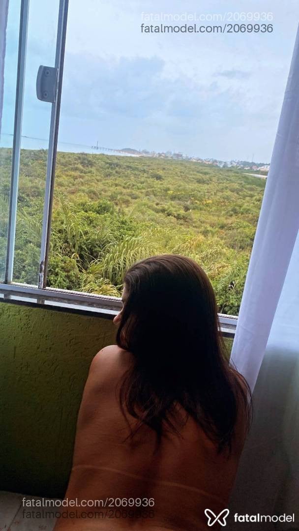 Acompanhante mulher com cabelo castanho de olhos castanhos em Rio das Ostras - Rubi Gomes