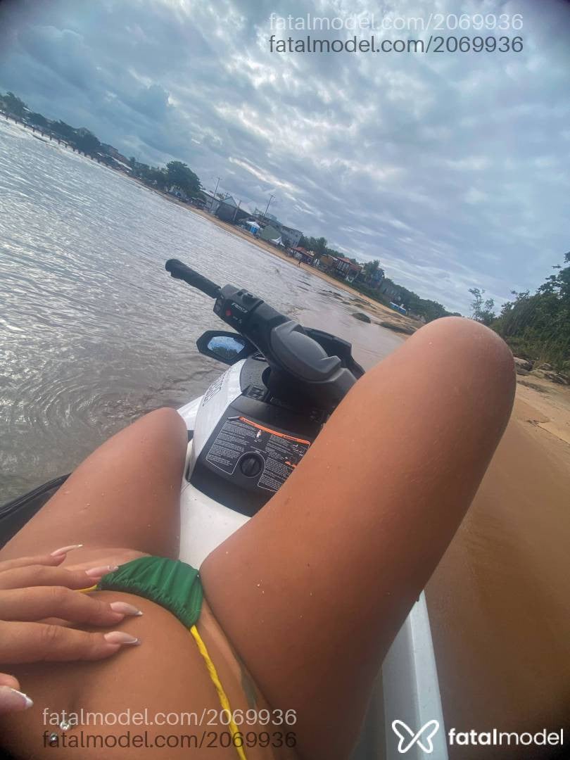 Acompanhante mulher com cabelo castanho de olhos castanhos em Rio das Ostras - Rubi Gomes