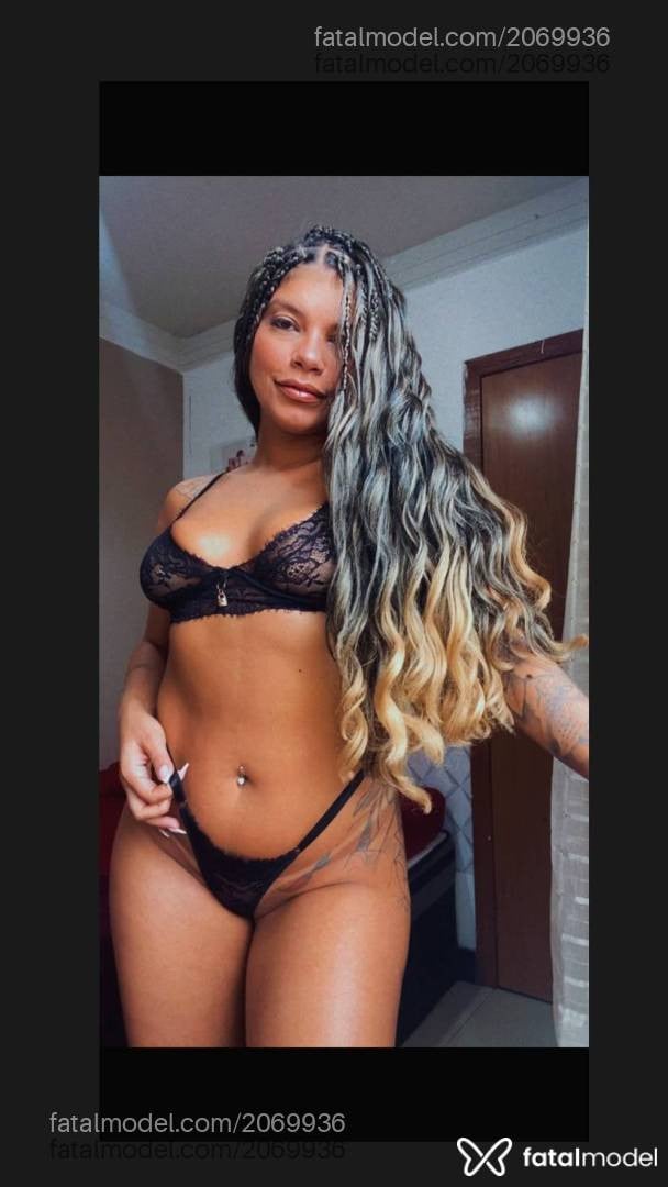 Acompanhante mulher com cabelo castanho de olhos castanhos - Paola Fontenelle