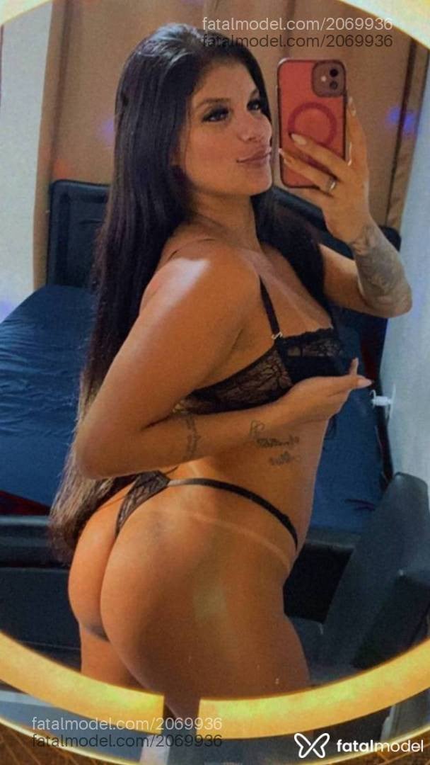 Acompanhante mulher com cabelo castanho de olhos castanhos - Paola Fontenelle