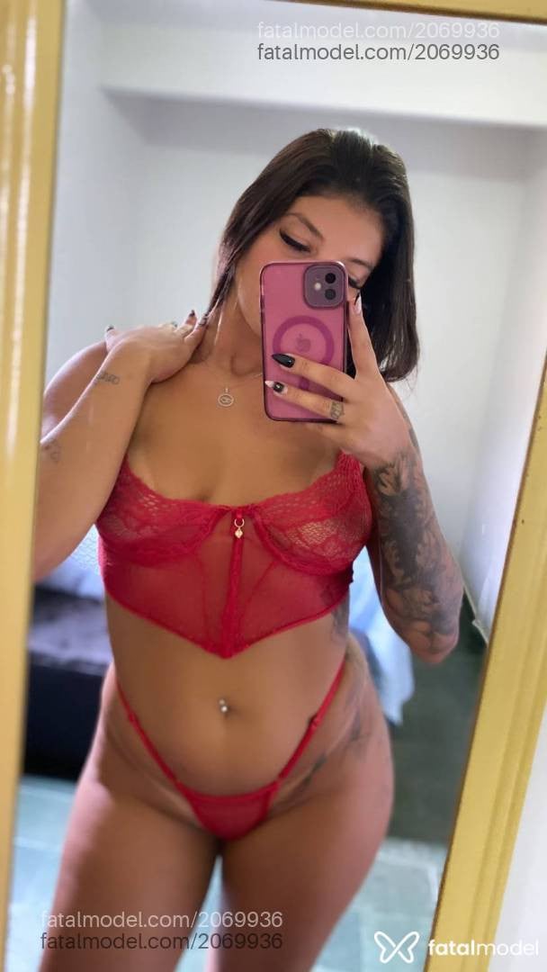 Acompanhante mulher com cabelo castanho de olhos castanhos - Paola Fontenelle