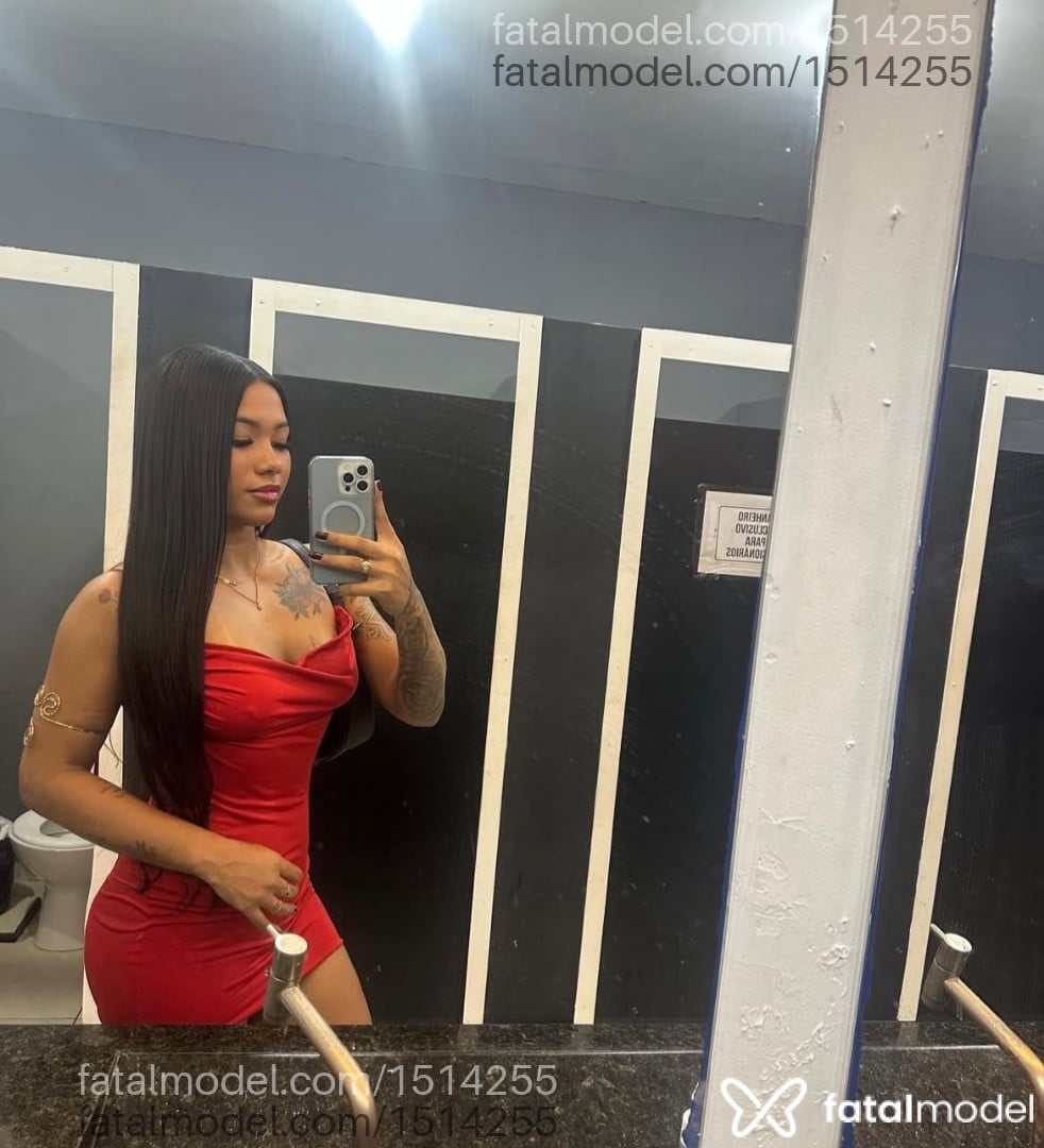 Acompanhante mulher com cabelo castanho de olhos castanhos em Brasília - Júlia