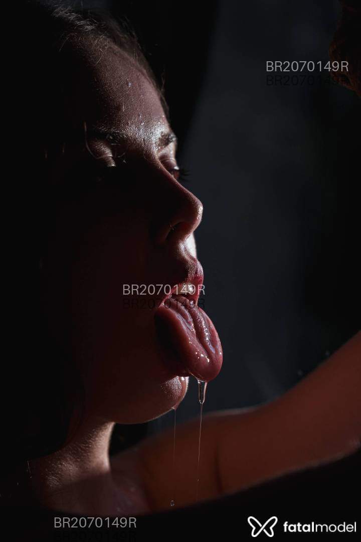 Acompanhante mulher morena (o) de olhos verdes em Virtual Acompanhante mulher morena (o) de olhos verdes em Virtual - Lunna Luz