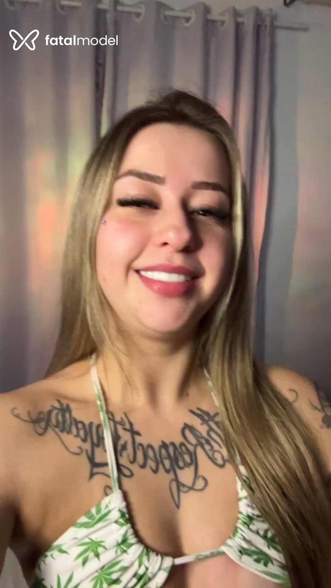 Acompanhante mulher loira (o) de olhos verdes - Ana clara