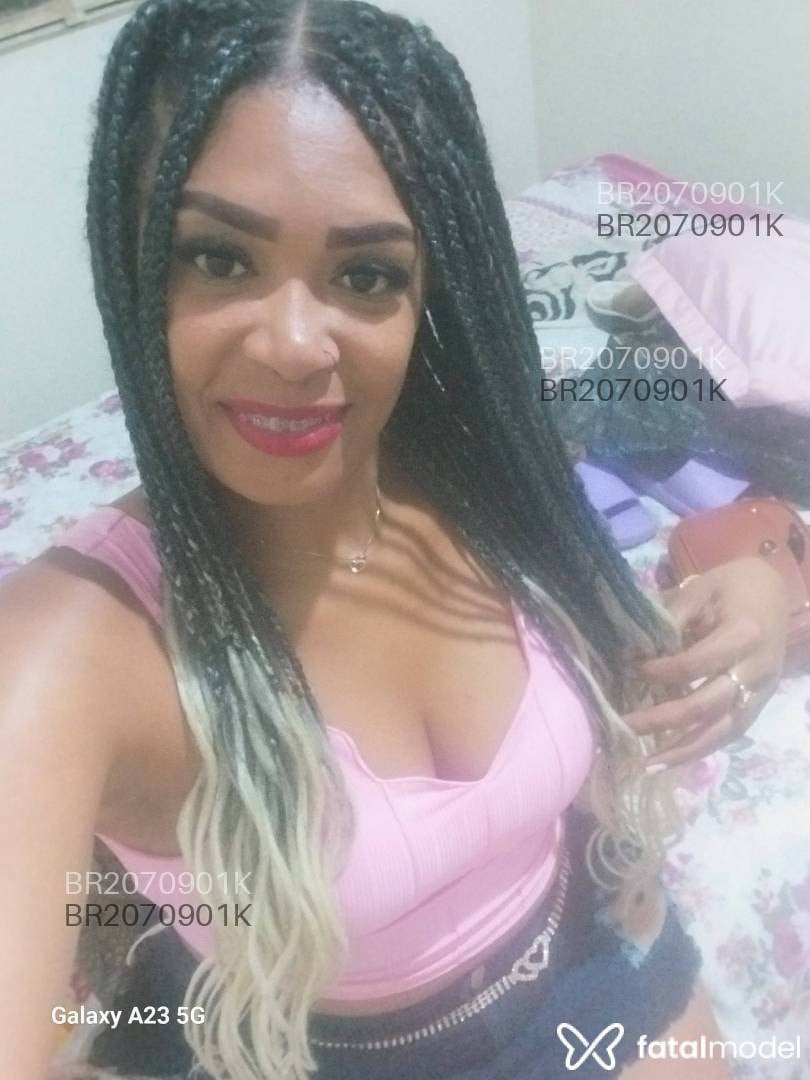 Acompanhante mulher ruiva (o) de olhos castanhos em Parauapebas Acompanhante mulher ruiva (o) de olhos castanhos em Parauapebas - Larissa