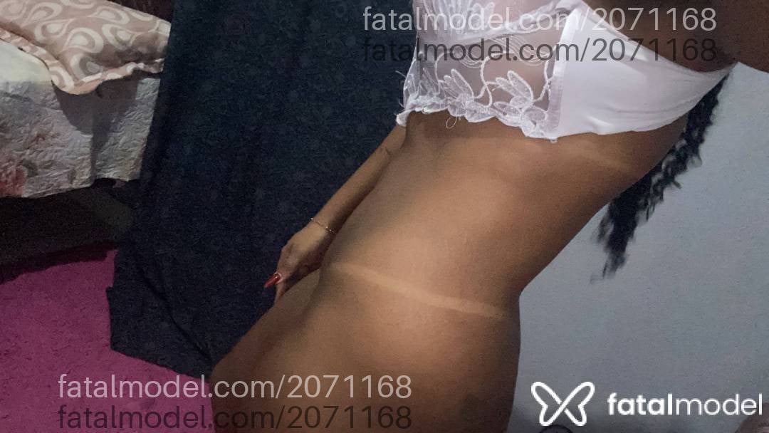 Acompanhante mulher morena (o) de olhos verdes - Mary Salustiano