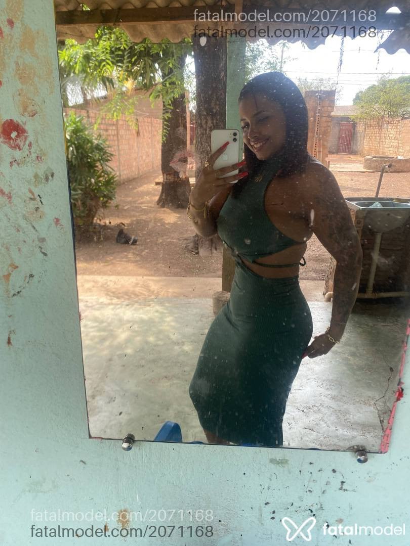 Acompanhante mulher morena (o) de olhos verdes - Mary Salustiano