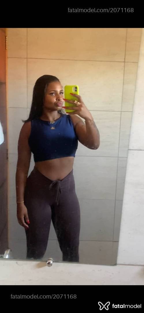 Acompanhante mulher morena (o) de olhos verdes - Mary Salustiano