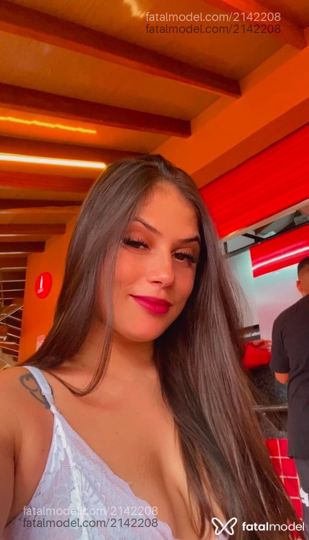 Acompanhante mulher com cabelo castanho de olhos castanhos em São Paulo - Lorena