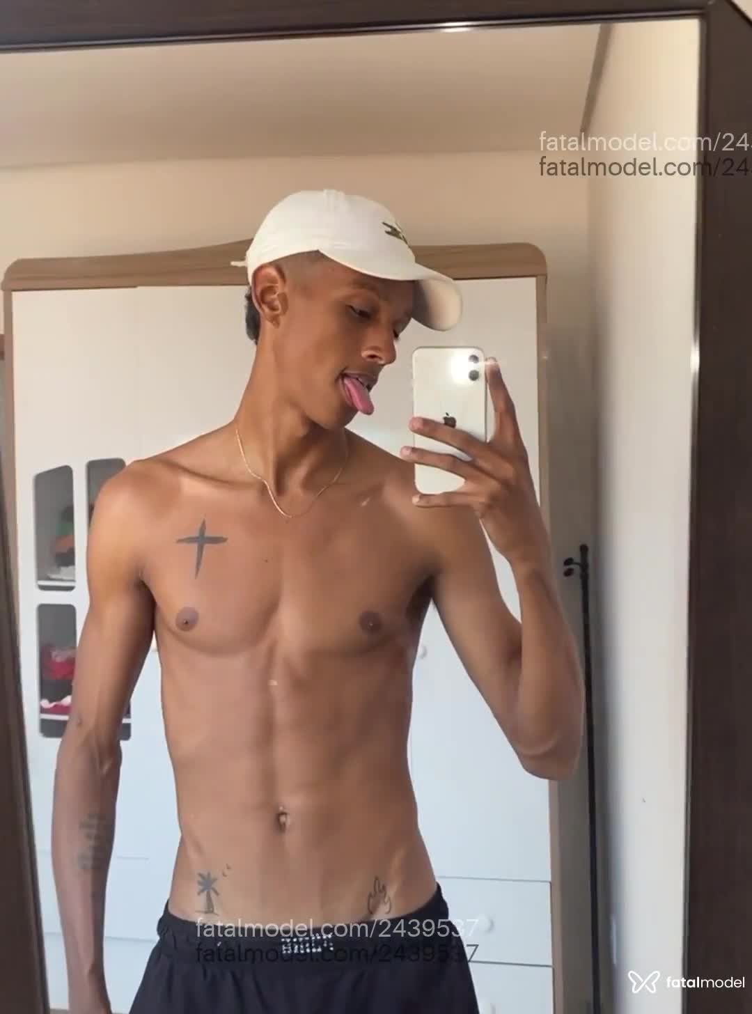 Acompanhante homem morena (o) de olhos pretos - Abravanel