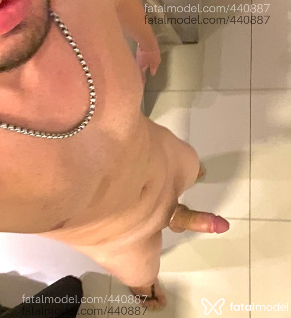 Acompanhante homem com cabelo castanho de olhos azuis em Florianópolis Acompanhante homem com cabelo castanho de olhos azuis em Florianópolis - Bryann Quetherman