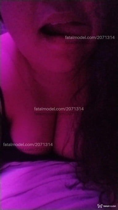 Acompanhante mulher com cabelo castanho de olhos castanhos - Lara Lemos Acompanhante mulher com cabelo castanho de olhos castanhos - Lara Lemos