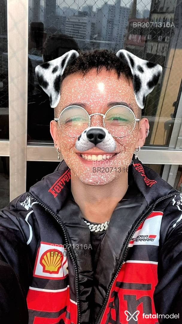 Acompanhante homem morena (o) de olhos castanhos - Guilherme