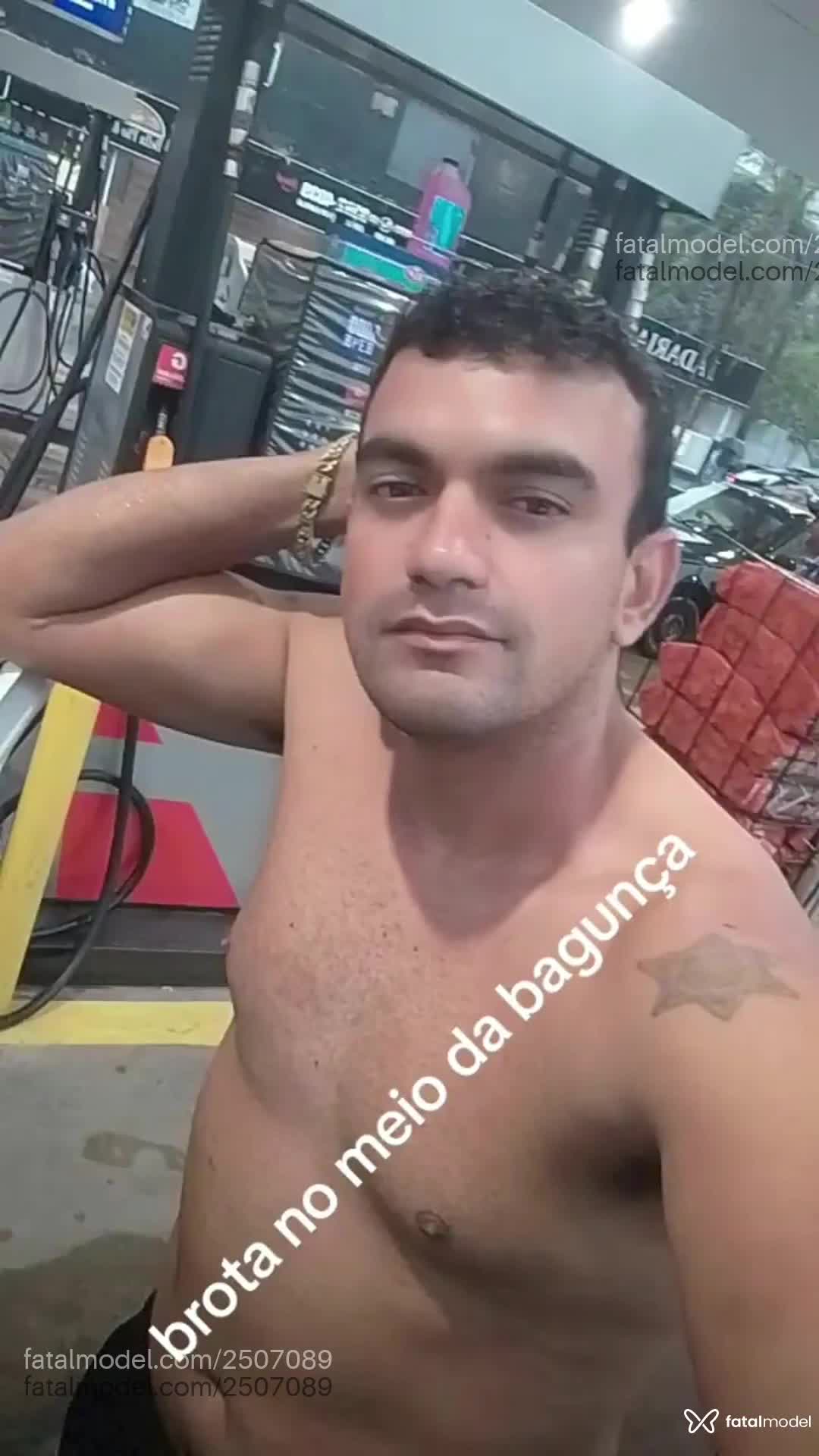 Acompanhante homem morena (o) de olhos castanhos em São Paulo Acompanhante homem morena (o) de olhos castanhos em São Paulo - Jonatas