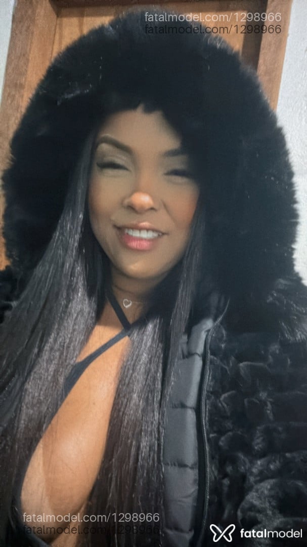 Acompanhante mulher morena (o) de olhos pretos em Porto Alegre Acompanhante mulher morena (o) de olhos pretos em Porto Alegre - Dryca