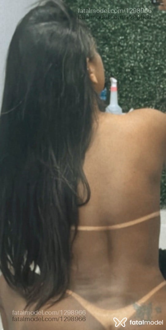Acompanhante mulher morena (o) de olhos pretos em Porto Alegre Acompanhante mulher morena (o) de olhos pretos em Porto Alegre - Dryca