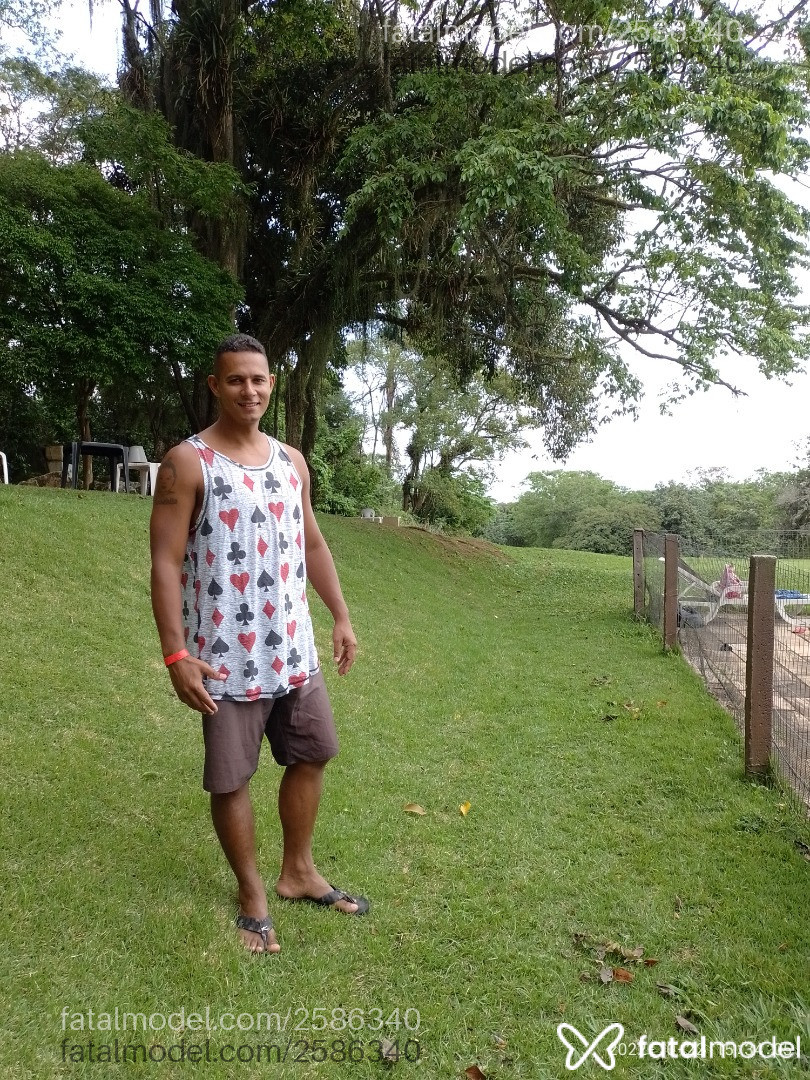 Acompanhante homem com cabelo castanho de olhos castanhos em Rio de Janeiro - Ribeiro