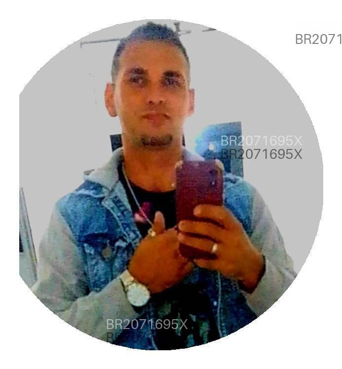 Acompanhante homem com cabelo castanho de olhos castanhos - Gaúchozl