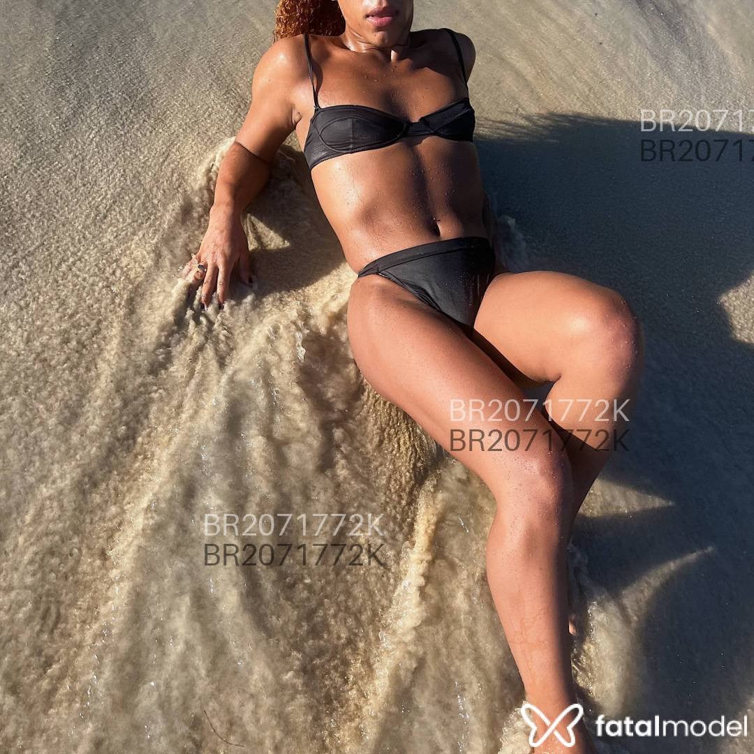 Acompanhante mulher trans loira (o) de olhos castanhos - Magnólia