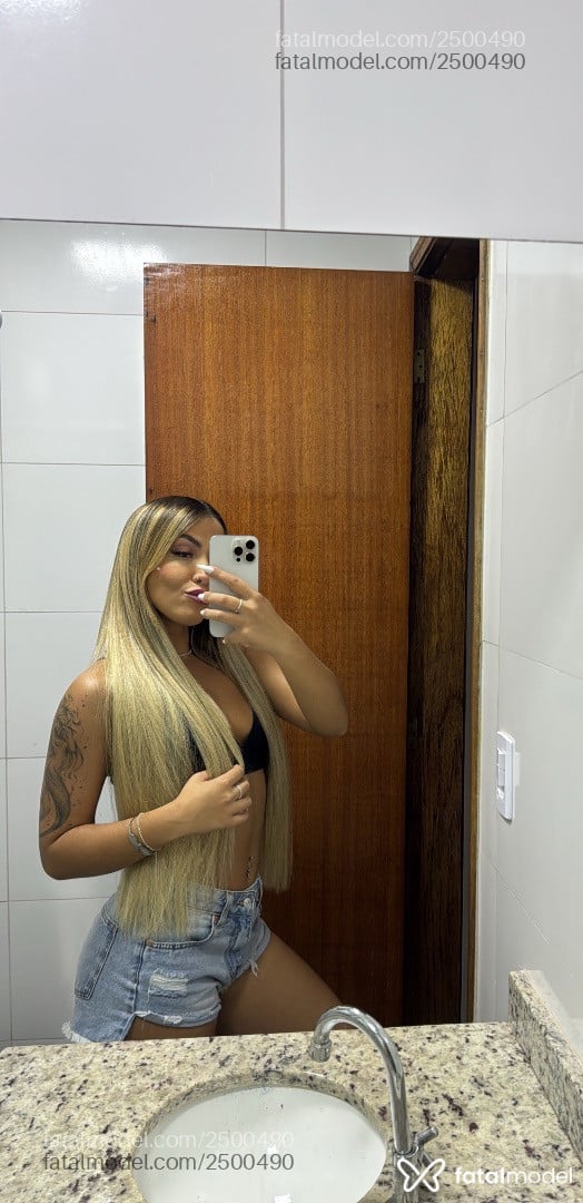 Acompanhante mulher loira (o) de olhos castanhos em Rio de Janeiro Acompanhante mulher loira (o) de olhos castanhos em Rio de Janeiro - Amanda