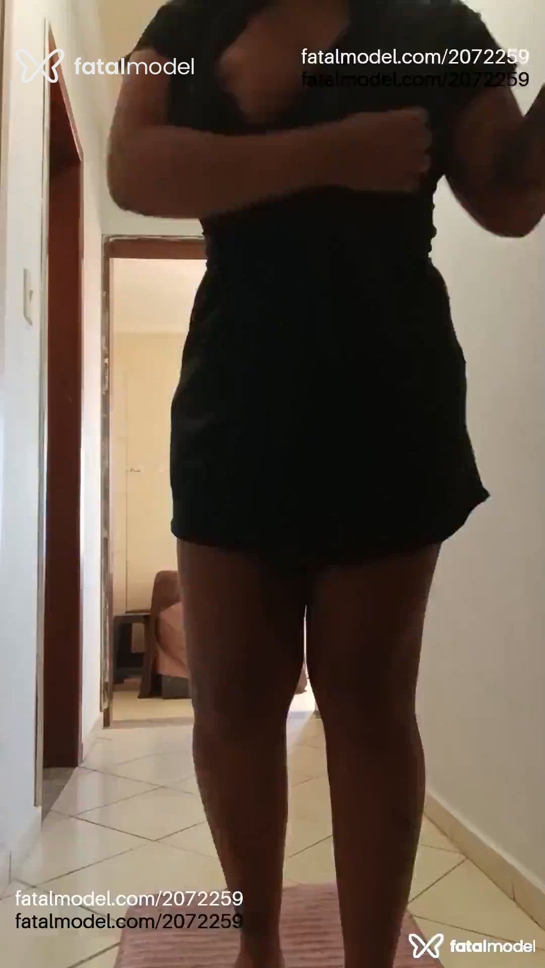 Acompanhante mulher com cabelo castanho de olhos mel - Gabizinha Acompanhante mulher com cabelo castanho de olhos mel - Gabizinha