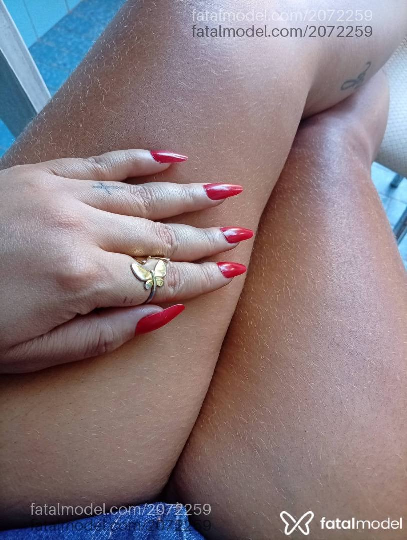 Acompanhante mulher com cabelo castanho de olhos mel - Gabizinha