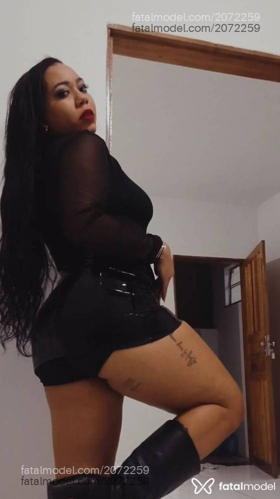 Acompanhante mulher com cabelo castanho de olhos mel - Gabizinha Acompanhante mulher com cabelo castanho de olhos mel - Gabizinha