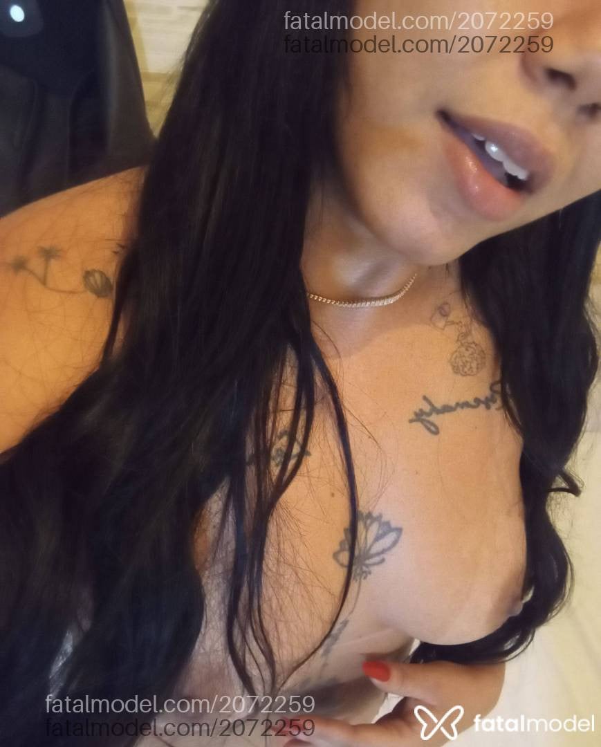 Acompanhante mulher com cabelo castanho de olhos mel - Gabizinha