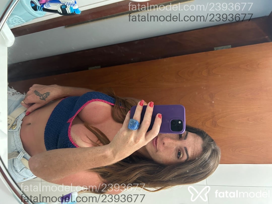 Acompanhante mulher trans ruiva (o) de olhos castanhos em São Paulo - Melmel