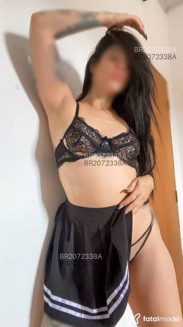Acompanhante mulher com cabelo castanho de olhos mel em Virtual Acompanhante mulher com cabelo castanho de olhos mel em Virtual - Gaby Brants