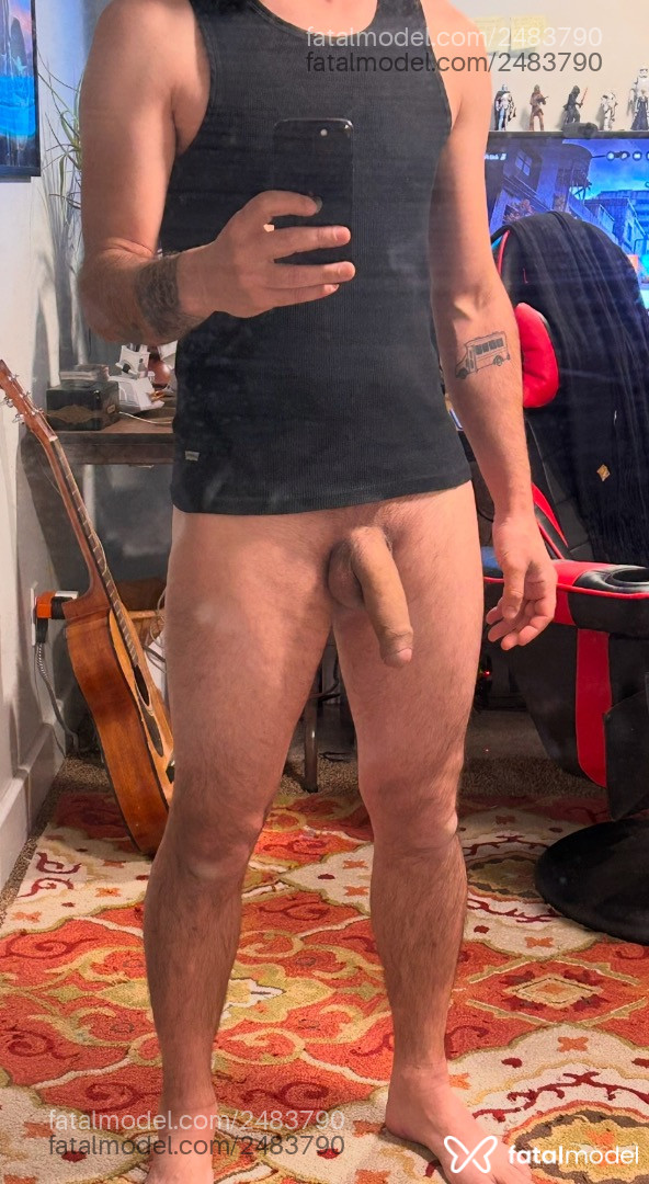 Acompanhante homem com cabelo castanho de olhos castanhos em Virtual - Izzy Reisenberg