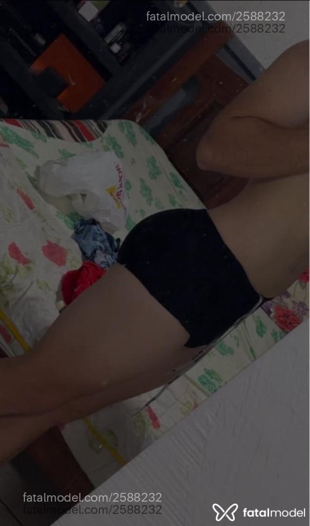 Acompanhante homem com cabelo castanho de olhos castanhos em Virtual Acompanhante homem com cabelo castanho de olhos castanhos em Virtual - Luizinho