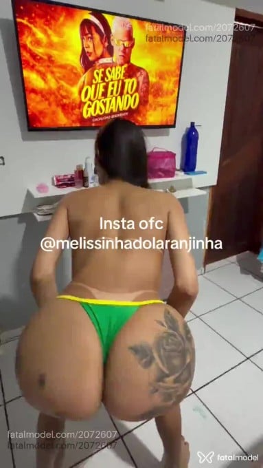 Acompanhante mulher trans com cabelo castanho de olhos mel - Melissinha Silva Acompanhante mulher trans com cabelo castanho de olhos mel - Melissinha Silva