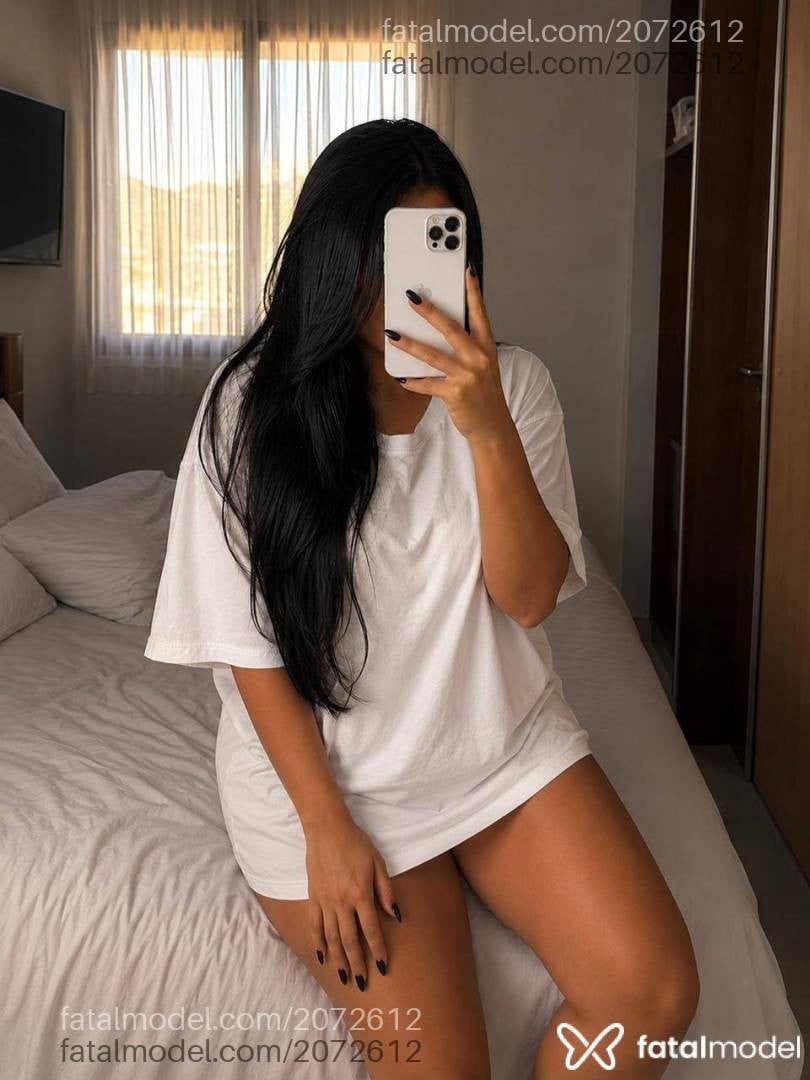 Acompanhante mulher morena (o) de olhos mel - Mila Santori