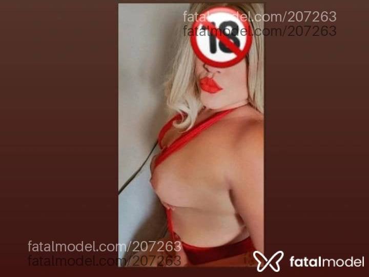 Acompanhante mulher loira (o) de olhos castanhos - Daphne LeBlanc