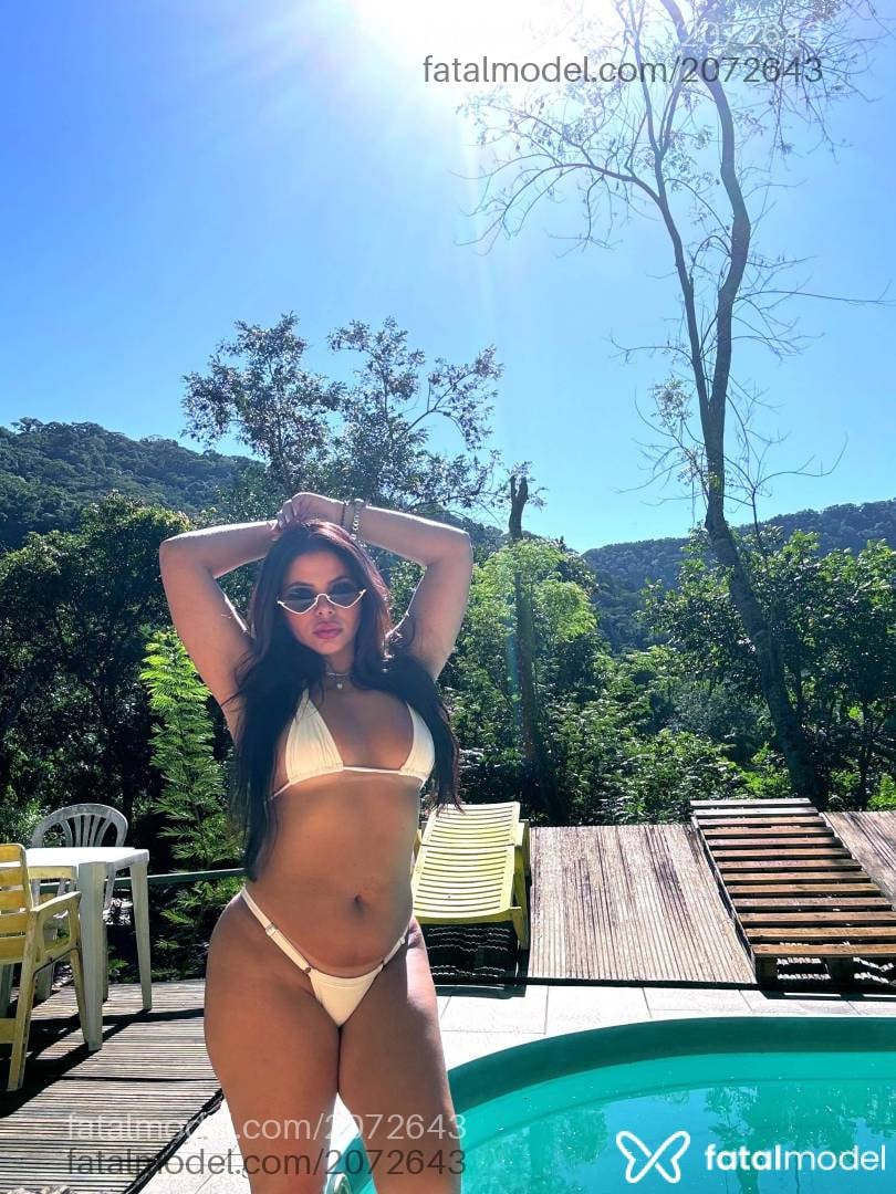 Acompanhante mulher loira (o) de olhos mel - Vivi Fernandes