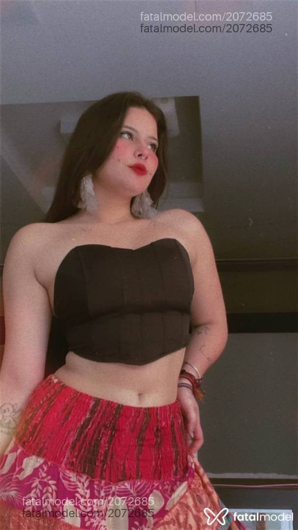 Acompanhante mulher com cabelo castanho de olhos castanhos - Aurora Niff